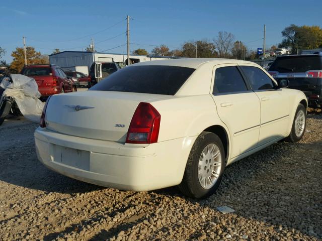 2C3KA43R57H813335 - 2007 CHRYSLER 300 WHITE photo 4