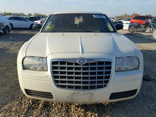 2C3KA43R57H813335 - 2007 CHRYSLER 300 WHITE photo 9