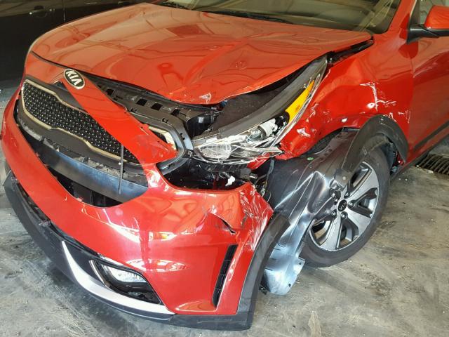 KNDCB3LC7J5118968 - 2018 KIA NIRO FE RED photo 9