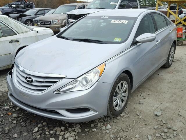 5NPEB4AC2BH020174 - 2011 HYUNDAI SONATA SILVER photo 2