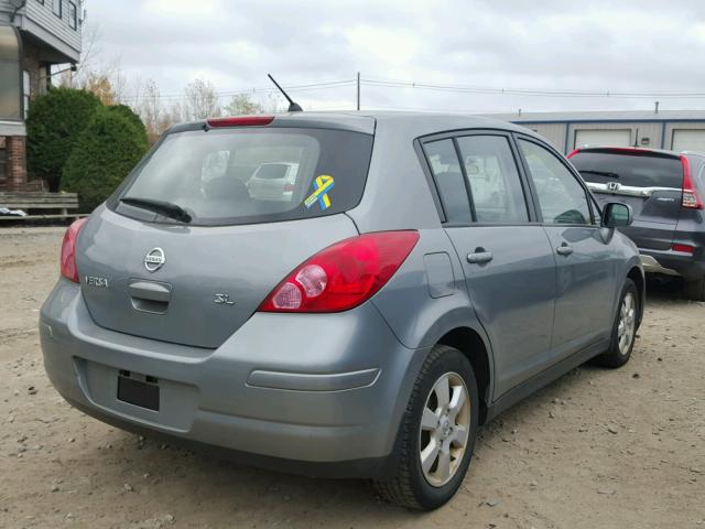 3N1BC13E77L442528 - 2007 NISSAN VERSA GRAY photo 4