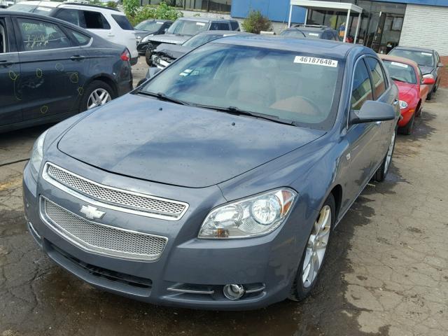 1G1ZK577284272676 - 2008 CHEVROLET MALIBU LTZ 灰色 照片 2