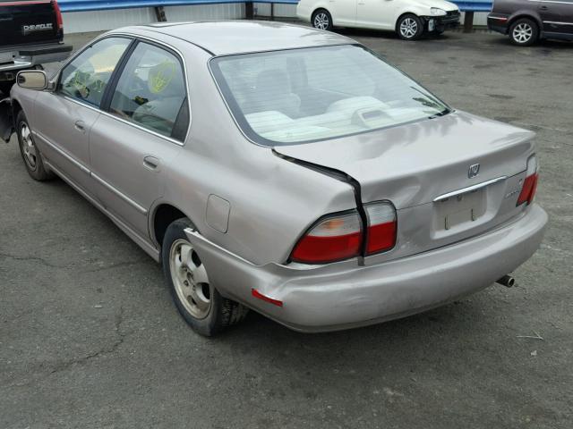 1HGCD5608VA214212 - 1997 HONDA ACCORD SE TAN photo 3