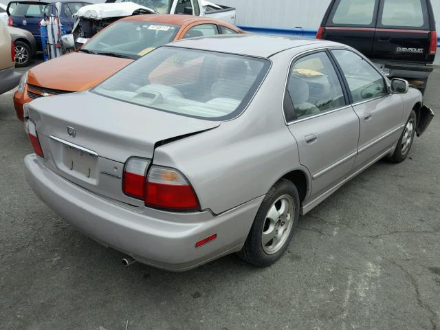 1HGCD5608VA214212 - 1997 HONDA ACCORD SE TAN photo 4