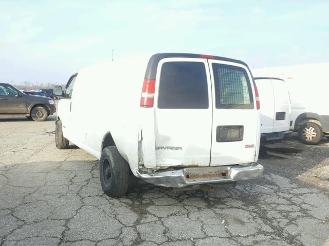 1GTHG39U451195334 - 2005 GMC SAVANA G35 WHITE photo 3