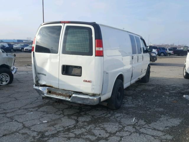 1GTHG39U451195334 - 2005 GMC SAVANA G35 WHITE photo 4