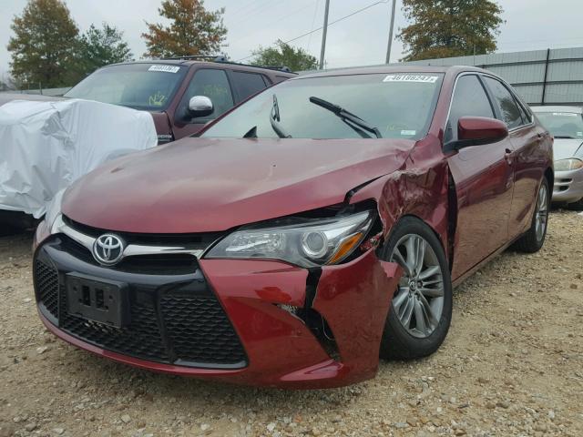 4T1BF1FK4FU913962 - 2015 TOYOTA CAMRY LE წითელი ფოტო 2