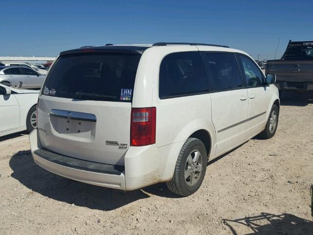 2D4RN5D14AR273218 - 2010 DODGE GRAND CARA WHITE photo 4