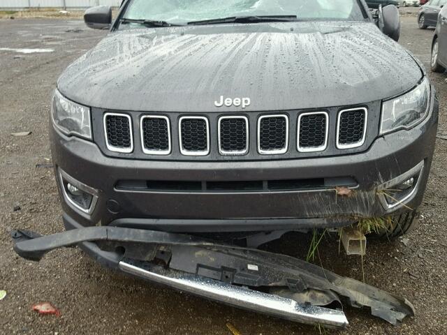 3C4NJDCB3HT667019 - 2017 JEEP COMPASS LI GRAY photo 9