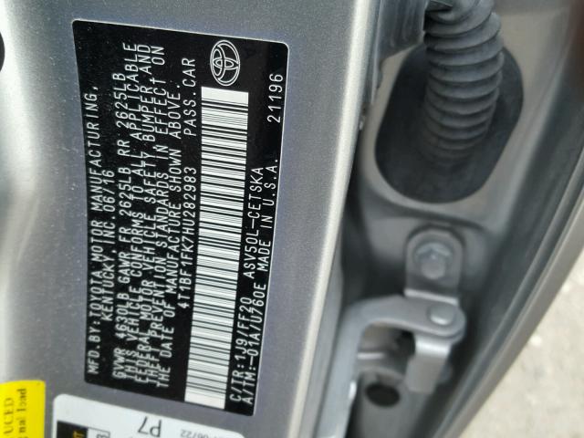 4T1BF1FK7HU282983 - 2017 TOYOTA CAMRY LE ვერცხლისფერი ფოტო 10