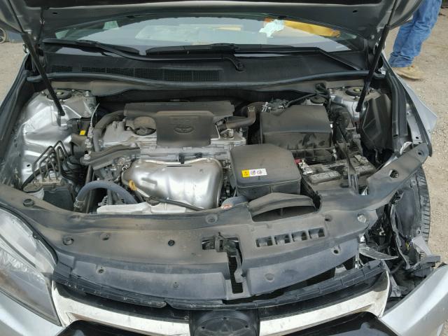 4T1BF1FK7HU282983 - 2017 TOYOTA CAMRY LE SILVER photo 7