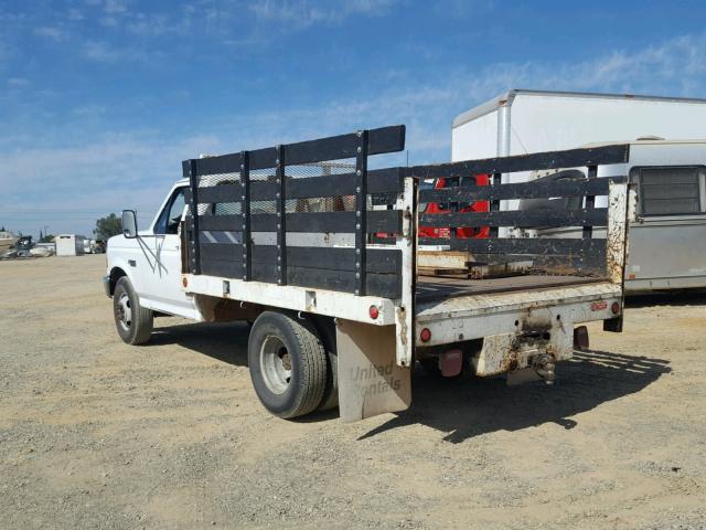 1FDKF37G3REA02378 - 1994 FORD F350 WHITE photo 3