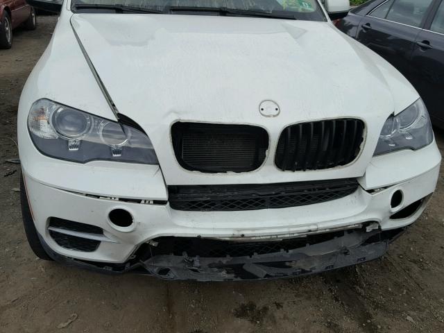 5UXZV4C56CL754514 - 2012 BMW X5 XDRIVE3 WHITE photo 9