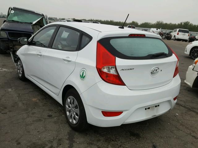 KMHCT5AE3FU200931 - 2015 HYUNDAI ACCENT GS WHITE photo 3