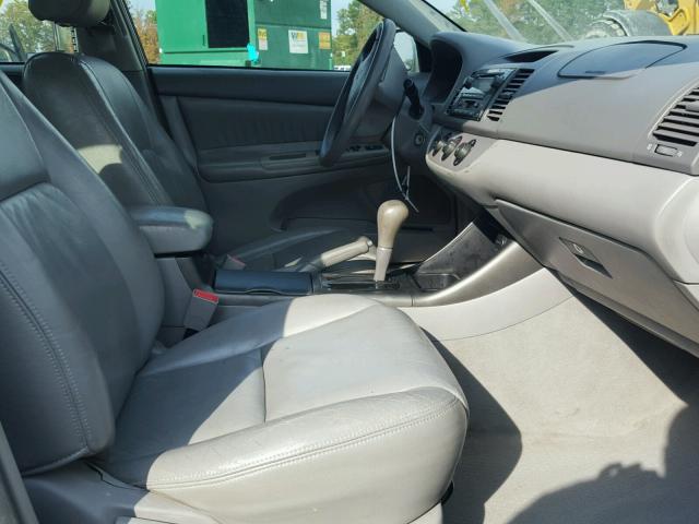 4T1BE32K42U549654 - 2002 TOYOTA CAMRY LE 银色 照片 5