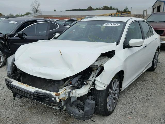 1HGCR2F53DA023310 - 2013 HONDA ACCORD SPO WHITE photo 2