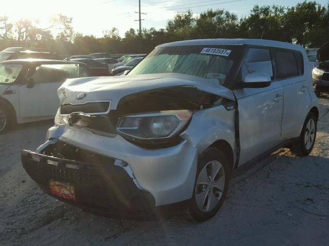 KNDJN2A29E7701569 - 2014 KIA SOUL SILVER photo 2