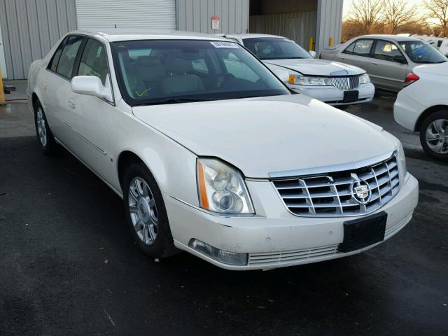 1G6KD57YX8U105447 - 2008 CADILLAC DTS WHITE photo 1