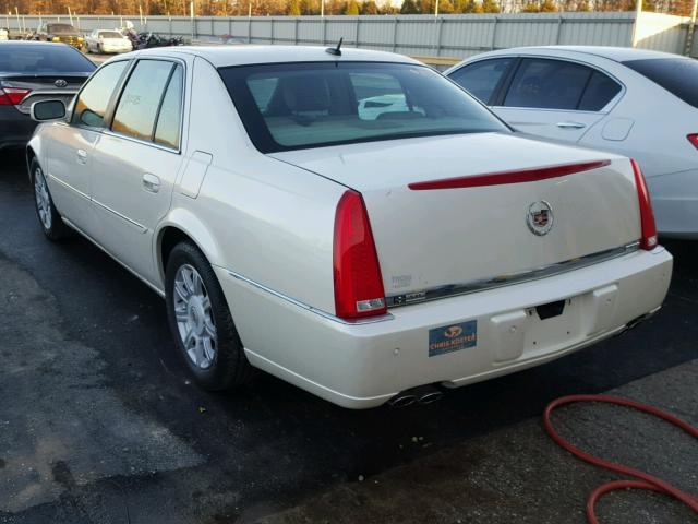 1G6KD57YX8U105447 - 2008 CADILLAC DTS WHITE photo 3