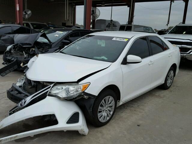 4T1BF1FK1CU175520 - 2012 TOYOTA CAMRY BASE WHITE photo 2