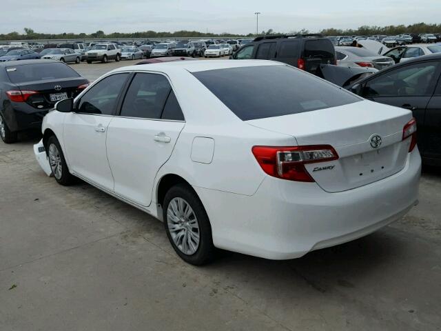 4T1BF1FK1CU175520 - 2012 TOYOTA CAMRY BASE WHITE photo 3