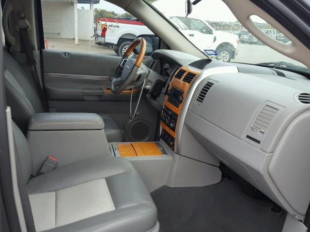 1A8HX58207F526288 - 2007 CHRYSLER ASPEN GRAY photo 5