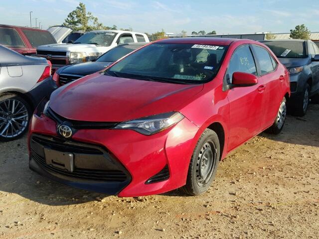 5YFBURHEXHP573037 - 2017 TOYOTA COROLLA L RED photo 2