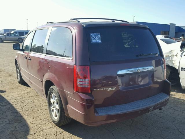 2A8HR54P68R679196 - 2008 CHRYSLER TOWN & COU RED photo 3