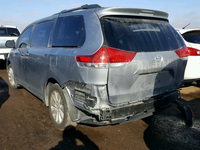 5TDDK3DC3DS057068 - 2013 TOYOTA SIENNA XLE SILVER photo 3