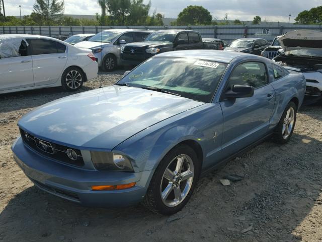 1ZVHT80N785114481 - 2008 FORD MUSTANG BLUE photo 2