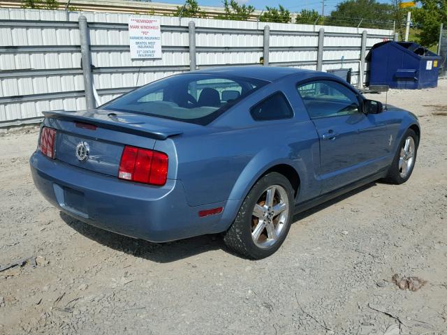 1ZVHT80N785114481 - 2008 FORD MUSTANG BLUE photo 4