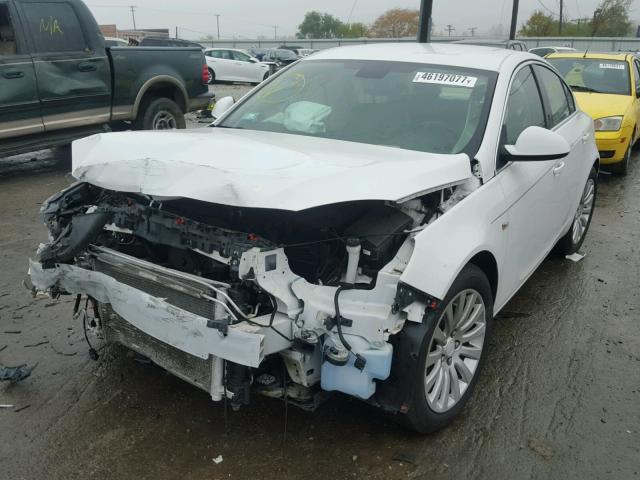 W04GN5EC8B1039166 - 2011 BUICK REGAL CXL WHITE photo 2