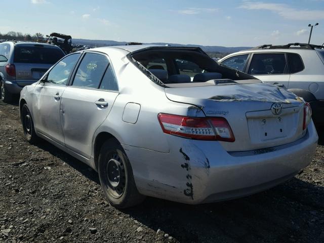 4T1BF3EKXBU615004 - 2011 TOYOTA CAMRY BASE SILVER photo 3