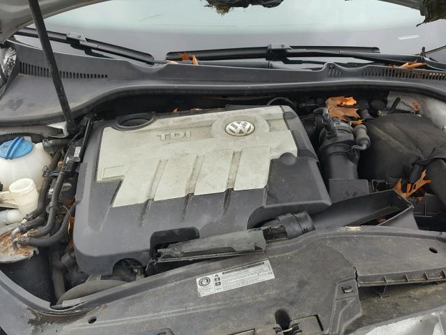 3VWRL7AJ8AM141327 - 2010 VOLKSWAGEN JETTA TDI SILVER photo 7