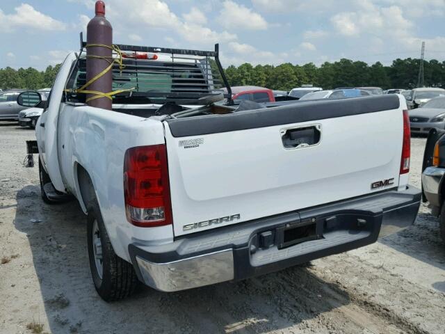 1GTHC44K59F158907 - 2009 GMC SIERRA C25 WHITE photo 3