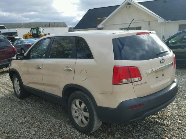 5XYKT3A13BG007871 - 2011 KIA SORENTO BA CREAM photo 3