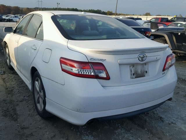 4T1BF3EK0AU572078 - 2010 TOYOTA CAMRY BASE WHITE photo 3