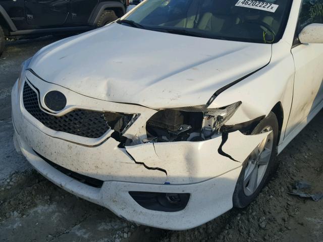 4T1BF3EK0AU572078 - 2010 TOYOTA CAMRY BASE WHITE photo 9