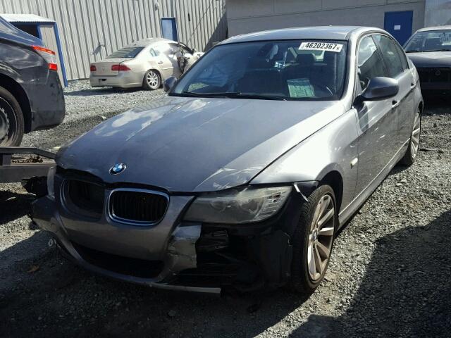 WBAPH7C53BE851249 - 2011 BMW 328 I GRAY photo 2