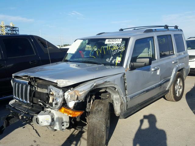 1J8HH58N46C107268 - 2006 JEEP COMMANDER SILVER photo 2