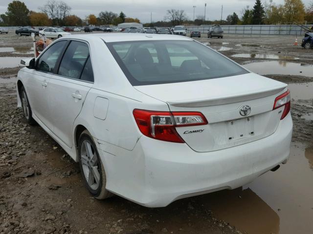 4T1BF1FK1CU581734 - 2012 TOYOTA CAMRY BASE WHITE photo 3