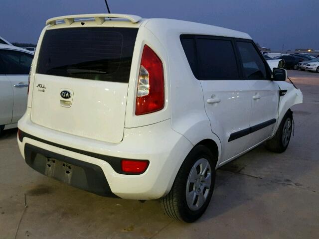 KNDJT2A53D7768232 - 2013 KIA SOUL WHITE photo 4