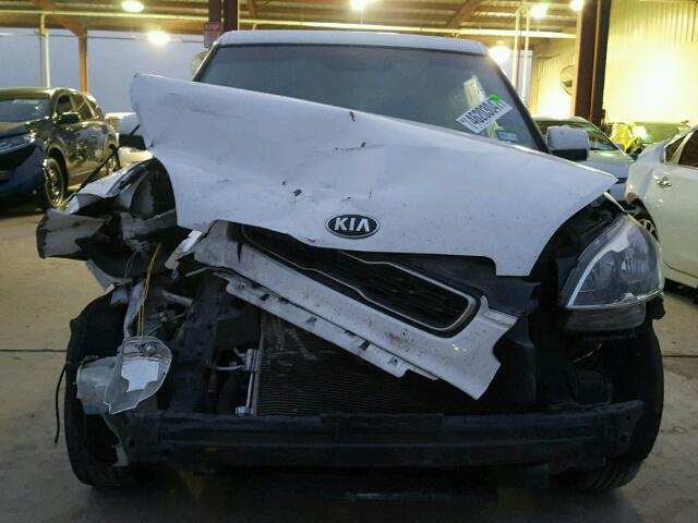 KNDJT2A53D7768232 - 2013 KIA SOUL WHITE photo 9