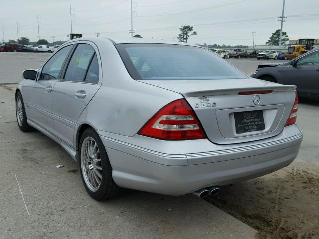 WDBRF52HX7E028003 - 2007 MERCEDES-BENZ C SILVER photo 3