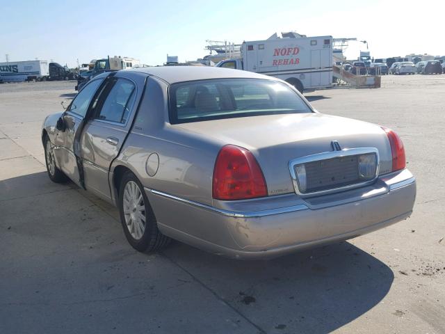 1LNHM81W73Y690355 - 2003 LINCOLN TOWN CAR E TAN photo 3