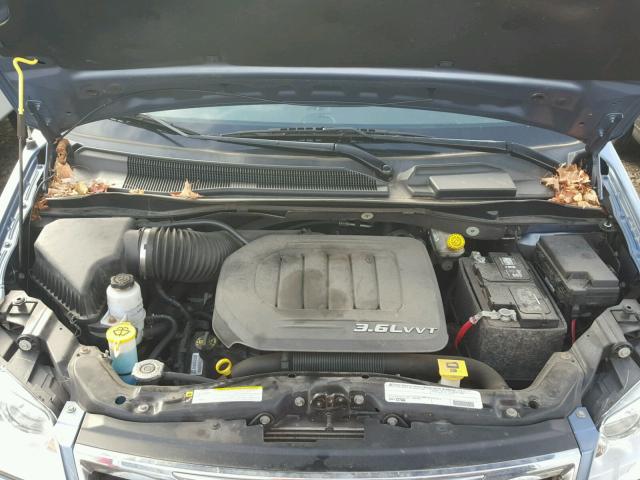 2A4RR5DG5BR776984 - 2011 CHRYSLER TOWN & COU 蓝色 照片 7