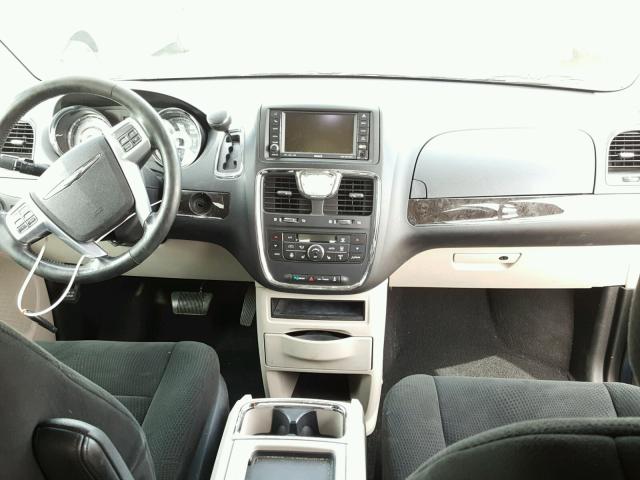 2A4RR5DG5BR776984 - 2011 CHRYSLER TOWN & COU 蓝色 照片 9