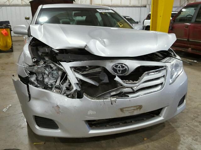4T4BF3EK0BR214230 - 2011 TOYOTA CAMRY BASE SILVER photo 9