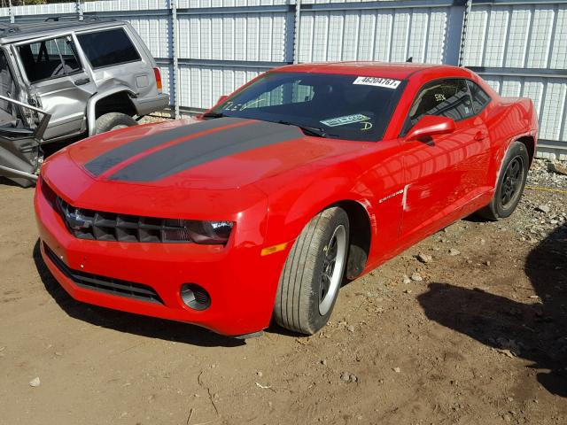 2G1FE1ED9B9119020 - 2011 CHEVROLET CAMARO LS RED photo 2