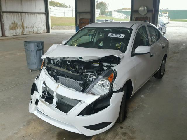 3N1CN7AP9HL880748 - 2017 NISSAN VERSA S WHITE photo 2